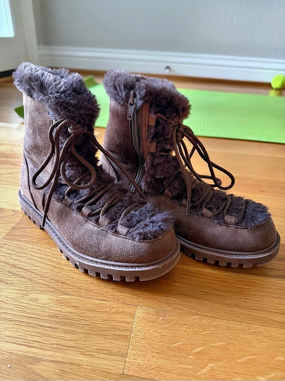 Cat & Jack Girls 2, Brown Fur-Lined Boots, Like New